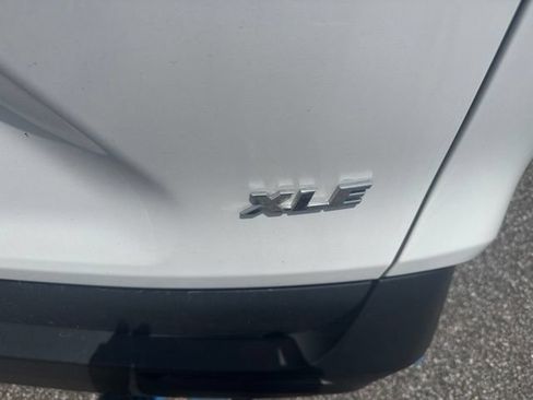 Used 2025 Toyota RAV4 XLE w/ Convenience Package FWD image 4
