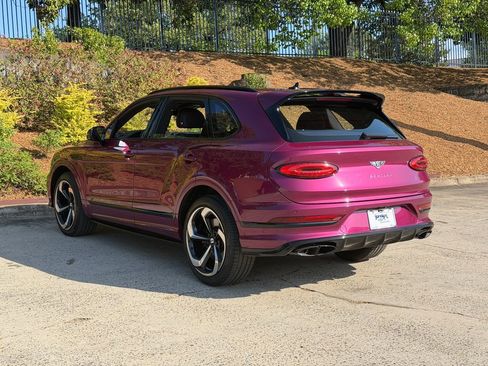Used 2023 Bentley Bentayga AWD/4WD image 3