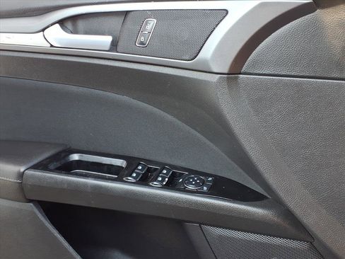 Used 2013 Ford Fusion SE image 7