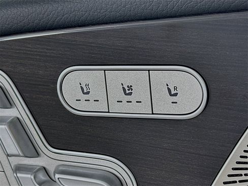 New 2026 Mercedes-Benz GLS 450 4MATIC image 21