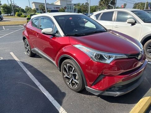 Used 2018 Toyota C-HR XLE FWD image 11