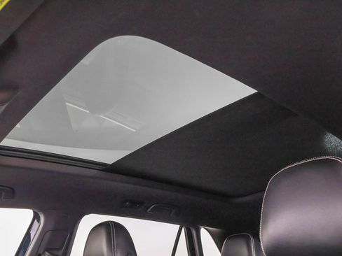 Used 2022 Volkswagen Atlas Cross Sport SEL Premium R-Line image 12