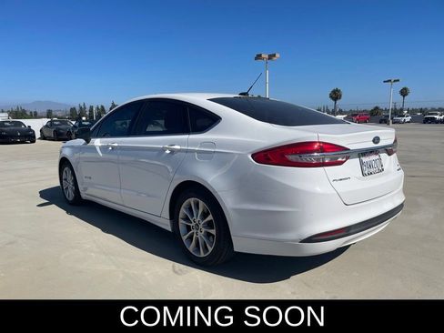 Used 2017 Ford Fusion SE FWD image 4