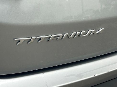 Used 2022 Ford Edge Titanium image 23