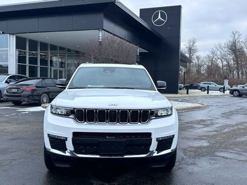 Used 2024 Jeep Grand Cherokee L Limited image 3