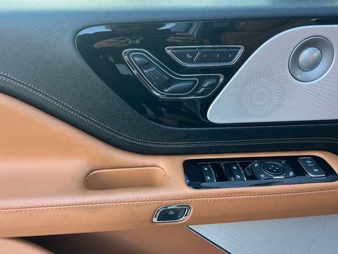 Certified 2023 Lincoln Aviator Black Label Grand Touring w/ Class IV Trailer Tow Package image 11