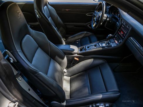 Used 2018 Porsche 911 Turbo S AWD/4WD image 25