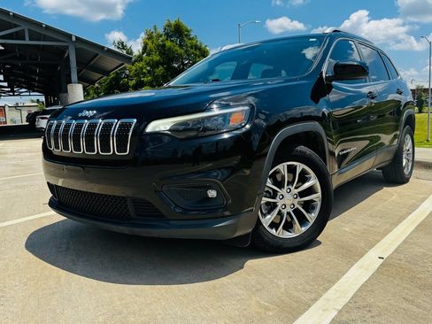 Used 2019 Jeep Cherokee Latitude Plus FWD image 1