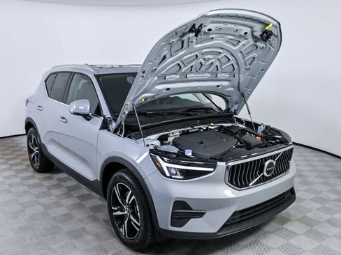 Certified 2025 Volvo XC40 B5 Core image 34