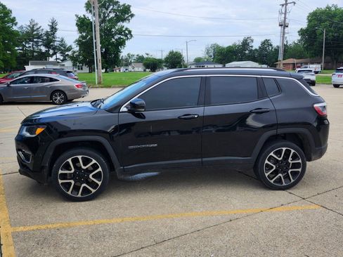 Used 2017 Jeep Compass Limited AWD/4WD image 2