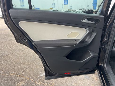 Used 2021 Volkswagen Tiguan S image 17