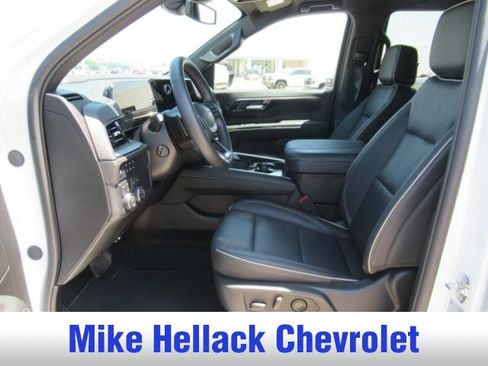 Used 2026 Chevrolet Tahoe Premier AWD/4WD image 12