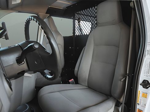 Used 2014 Ford E-150 and Econoline 150 w/ Power Group RWD image 12