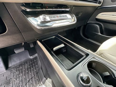 Used 2025 Lincoln Corsair Reserve FWD image 35