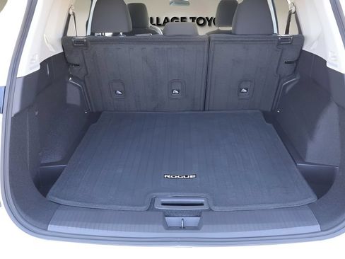 Used 2025 Nissan Rogue S FWD image 15