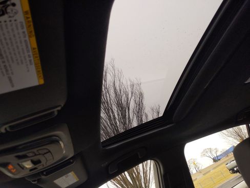 Used 2024 Toyota Corolla SE w/ SE Premium Package image 28