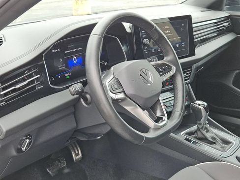 Used 2025 Volkswagen Jetta Sport FWD image 13