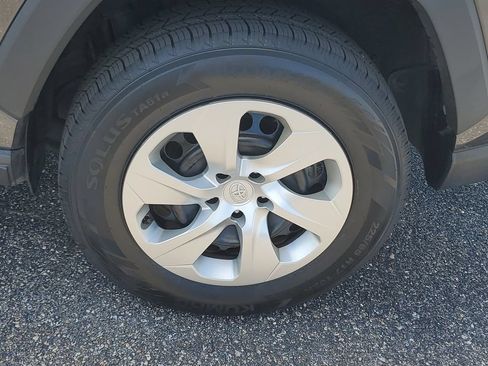 Used 2020 Toyota RAV4 LE FWD image 30