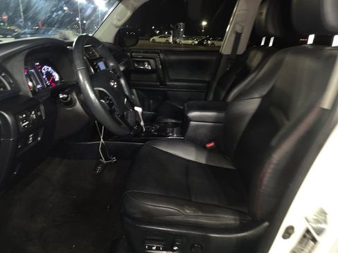 Used 2020 Toyota 4Runner TRD Off-Road Premium image 4