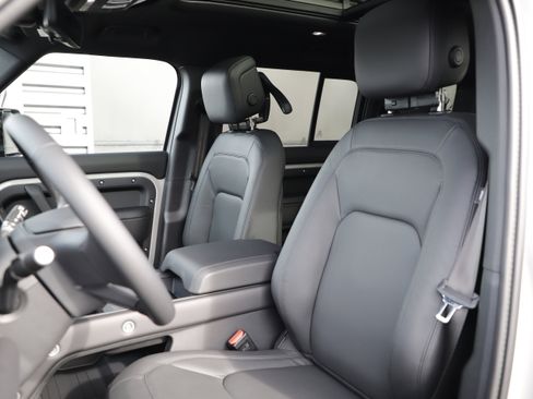New 2026 Land Rover Defender 110 X-Dynamic SE AWD/4WD image 17