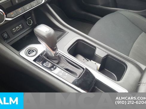 Used 2024 Nissan Sentra SV FWD image 10