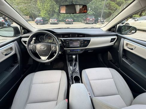 Used 2014 Toyota Corolla LE FWD image 2