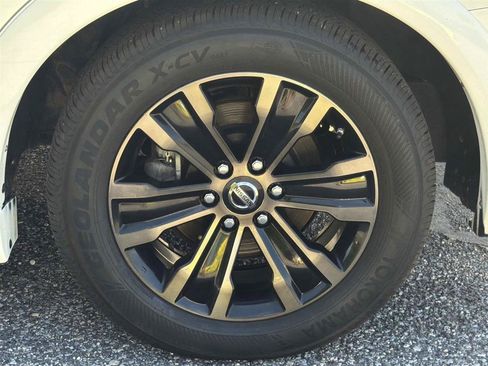 Used 2020 Nissan Armada Platinum w/ Captain's Chairs Package RWD image 10
