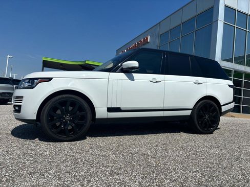 Used 2017 Land Rover Range Rover HSE image 3