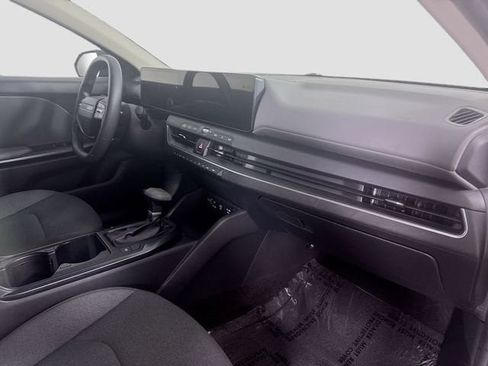 Used 2025 Kia K4 FWD image 26