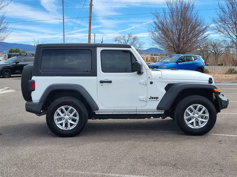 Used 2023 Jeep Wrangler Sport S image 4
