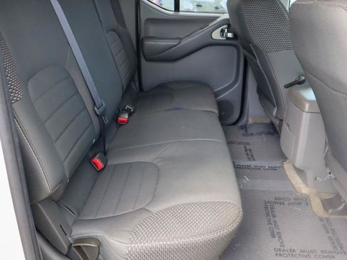 Used 2018 Nissan Frontier SV RWD image 13