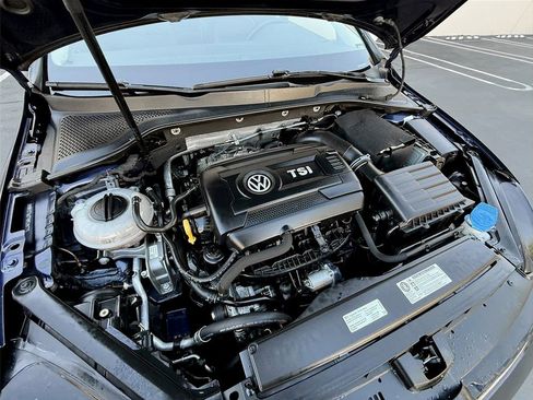 Used 2017 Volkswagen Golf Alltrack S image 16