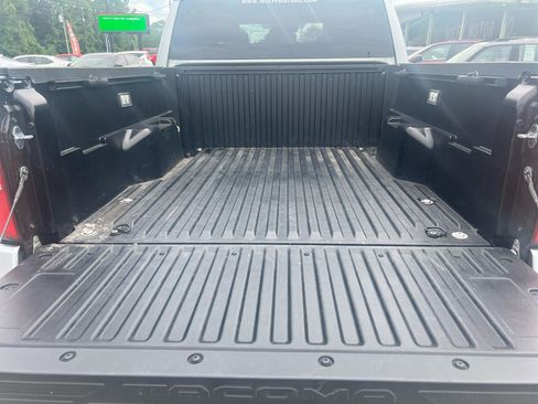 Used 2024 Toyota Tacoma TRD Sport AWD/4WD image 18