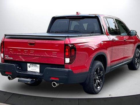 Used 2025 Honda Ridgeline Black Edition image 8