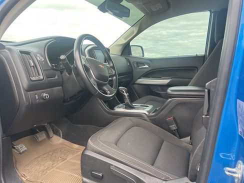 Used 2022 Chevrolet Colorado LT w/ LT Convenience Package image 14