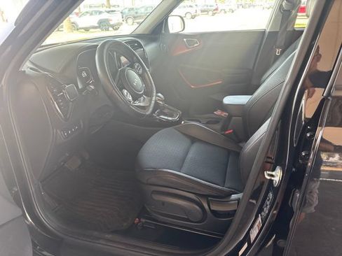 Used 2024 Kia Soul GT-Line FWD image 6