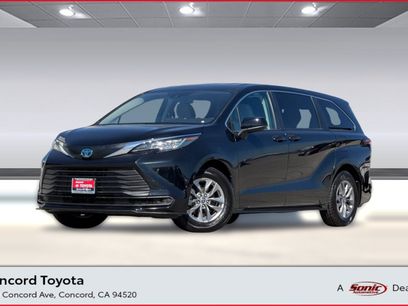 Used 2022 Toyota Sienna LE