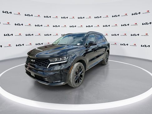 Certified 2023 Kia Sorento SX AWD/4WD image 4
