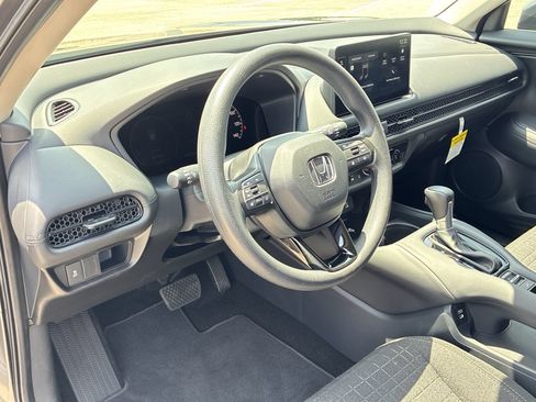 Certified 2027 Honda HR-V LX image 2