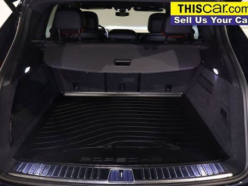 Used 2024 Porsche Cayenne image 26