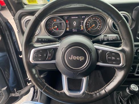 Used 2020 Jeep Wrangler Unlimited Sahara w/ Cold Weather Group AWD/4WD image 10