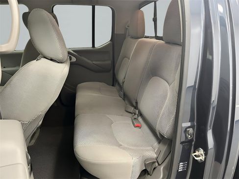 Used 2016 Nissan Frontier SV w/ SV Value Truck Package image 10