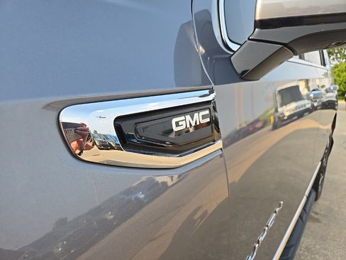 Used 2021 GMC Yukon SLT w/ SLT Premium Package AWD/4WD image 18