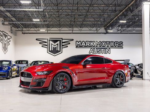 Used 2021 Ford Mustang Shelby GT500 w/ Carbon Fiber Track Pack RWD image 1
