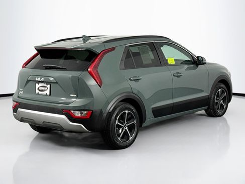 Used 2023 Kia Niro EX w/ EX Cold Weather Package FWD image 11