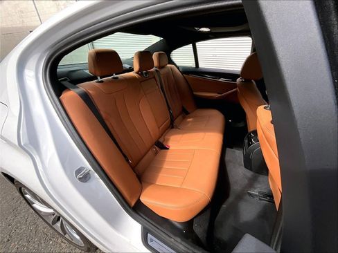 Used 2023 BMW 530i w/ Convenience Package image 28