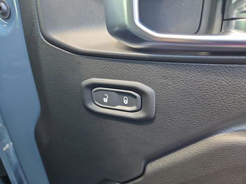 New 2025 Jeep Gladiator Sport image 64