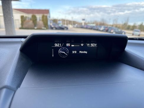 Used 2023 Subaru Forester Premium image 17