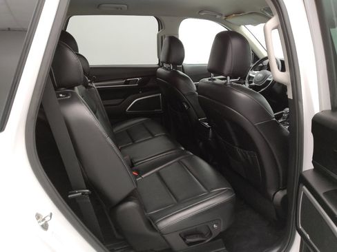 Used 2020 Kia Telluride LX AWD/4WD image 19