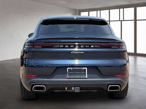 Used 2024 Porsche Cayenne Coupe AWD/4WD image 4